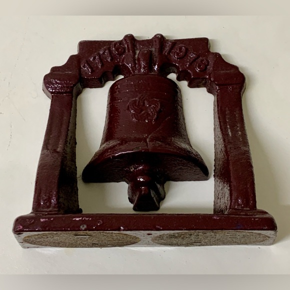 1776 1976 Vintage Solid Cast Iron Figural Liberty Bell Commemorative Doorstop - Picture 12 of 16